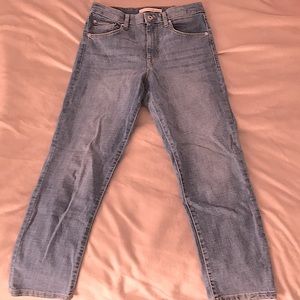 Capri, high rise, blue jeans